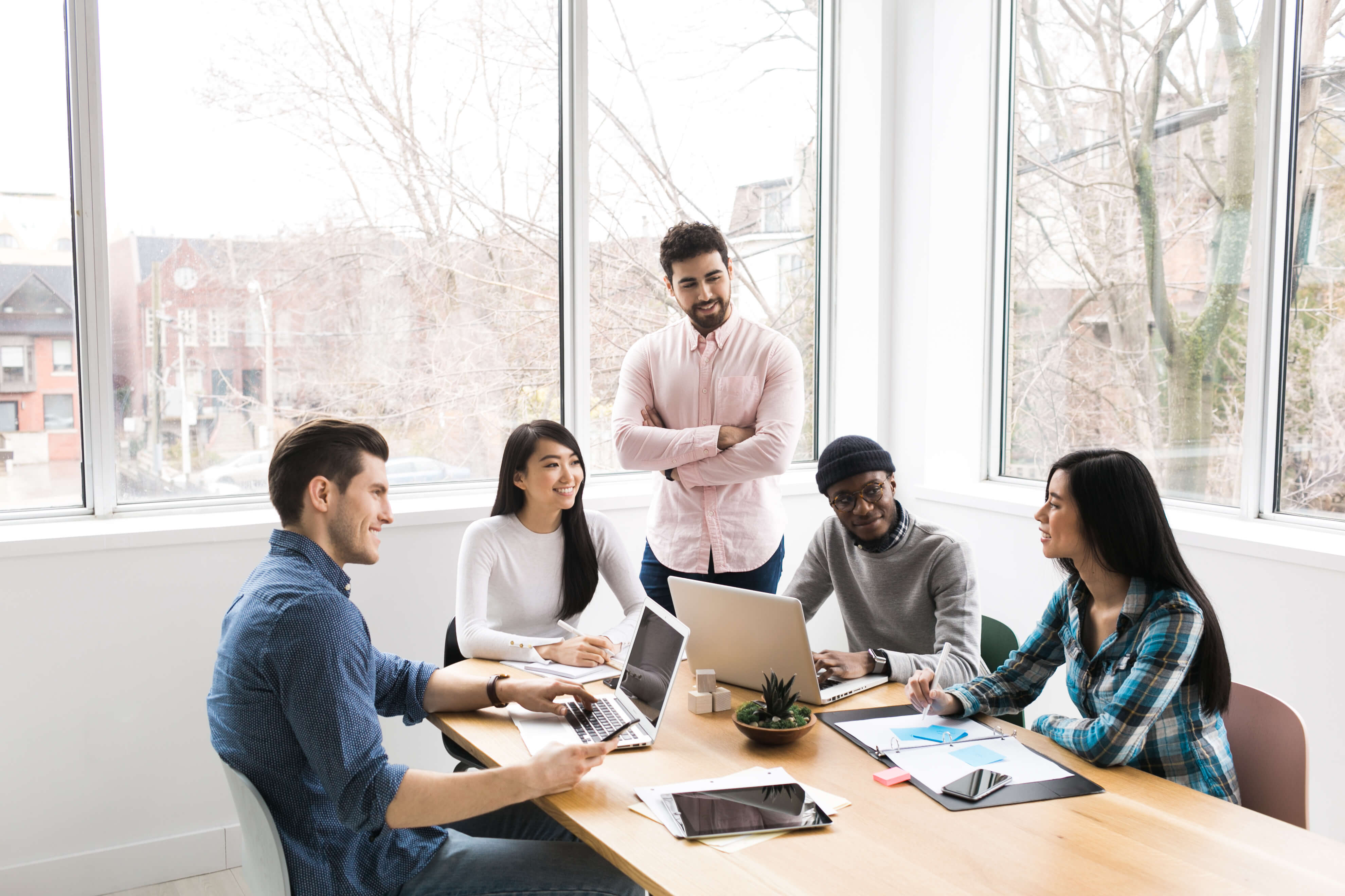 Equipo de atención al cliente de Droguería Milenium